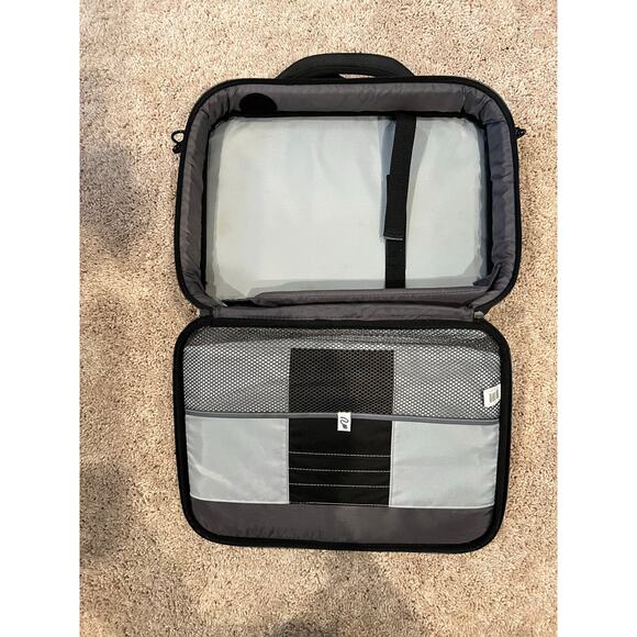 Case Logic Laptop Messenger Bag 17"x12"x3" w/ Carrying Strap Handle Black Unisex - Picture 3 of 4